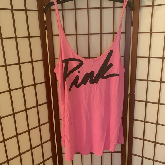 Oversized vs pink tank - Picture 1 of 5